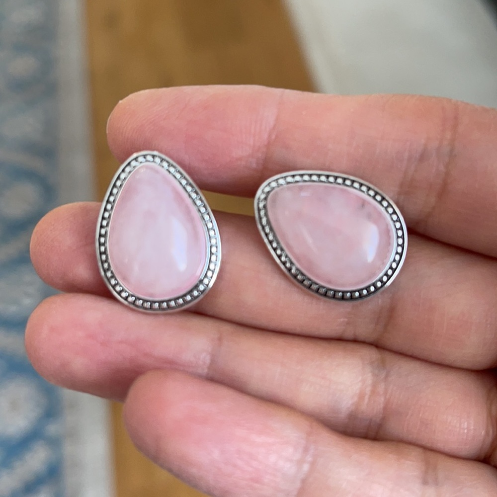 Natural rose quartz silver tone stud earrings - Picture 7 of 8